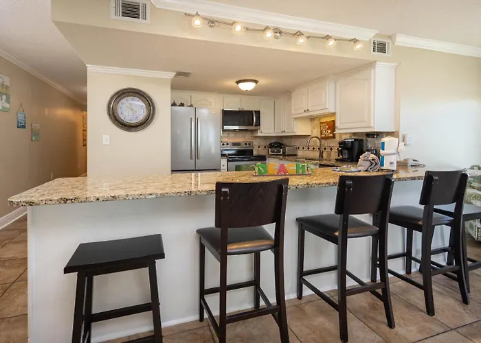 Apartment Island Winds West 470 *
